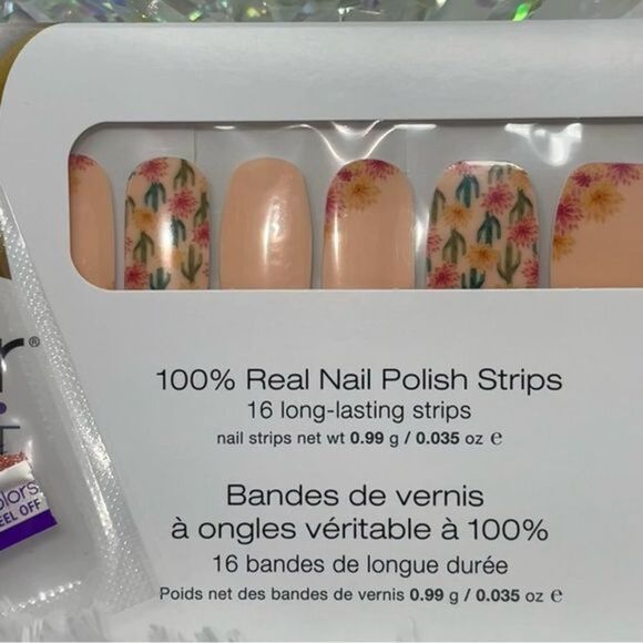 Color Street | Desert Flora, flowering cacti on a pale orange-pink creme base - Picture 8 of 8